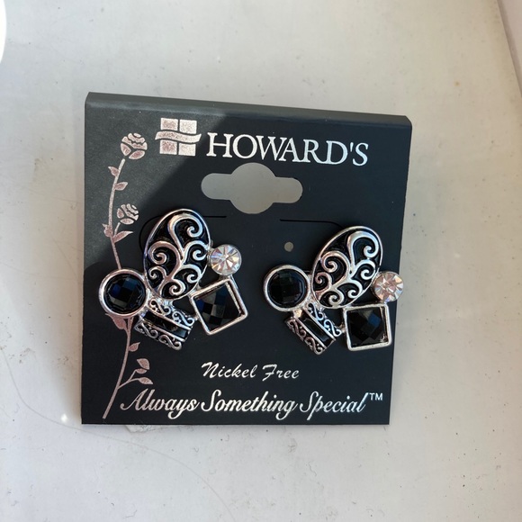 Women’s earrings NWT - Picture 2 of 4